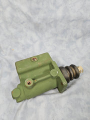 NEW OLD STOCK - MASTER CYLINDER FOR M35A1 - M35A2 7539267