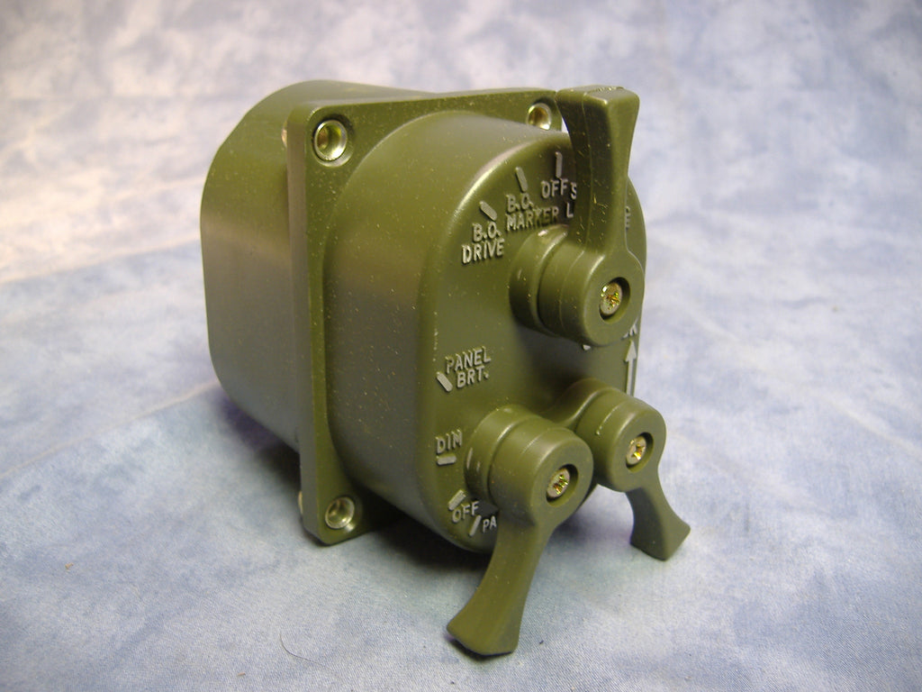 MILITARY VEHICLE 3 LEVER LIGHT SWITCH THREE LEVER SWITCH M35A2 LIGHT SWITCH # MS51113-1 NSN 5930003078856