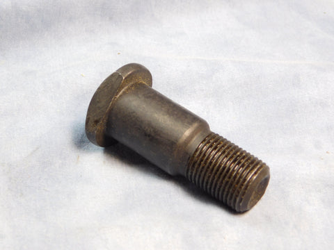 M37 LEFT HAND WHEEL STUD - 924629