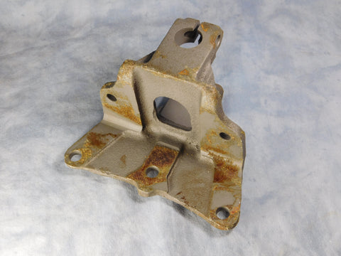 FRONT LEAF SPRING HANGER - 7521751