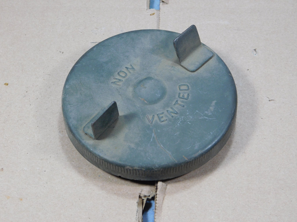 BARGAIN BIN - NON VENTED FUEL CAP FOR MILITARY VEHICLES - MS35645-1