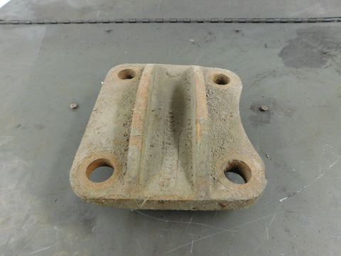 USED, TAKE OFF - UPPER TORQUE ROD MOUNT BASE PLATE - 7521834