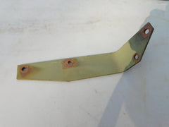 USED, TAKE OFF -EXHAUST STACK MAIN UPPER MOUNTING BRACKET - 11677118