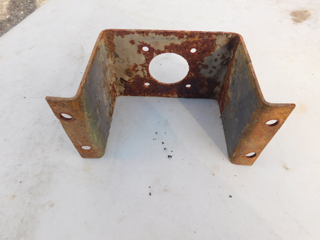 USED, TAKE OFF - TRAILER RECEPTACLE MOUNTING BRACKET FOR M35A2